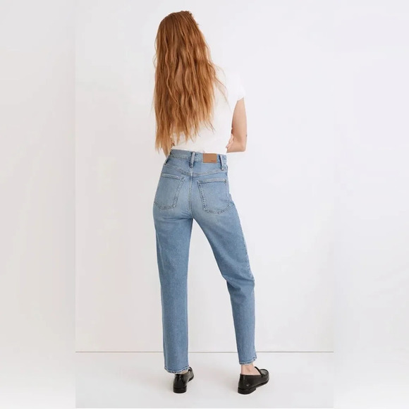 Madewell The Perfect Vintage Straight Jean in Montville Wash - Picture 4 of 13